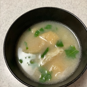 大根の葉と油揚げのお味噌汁